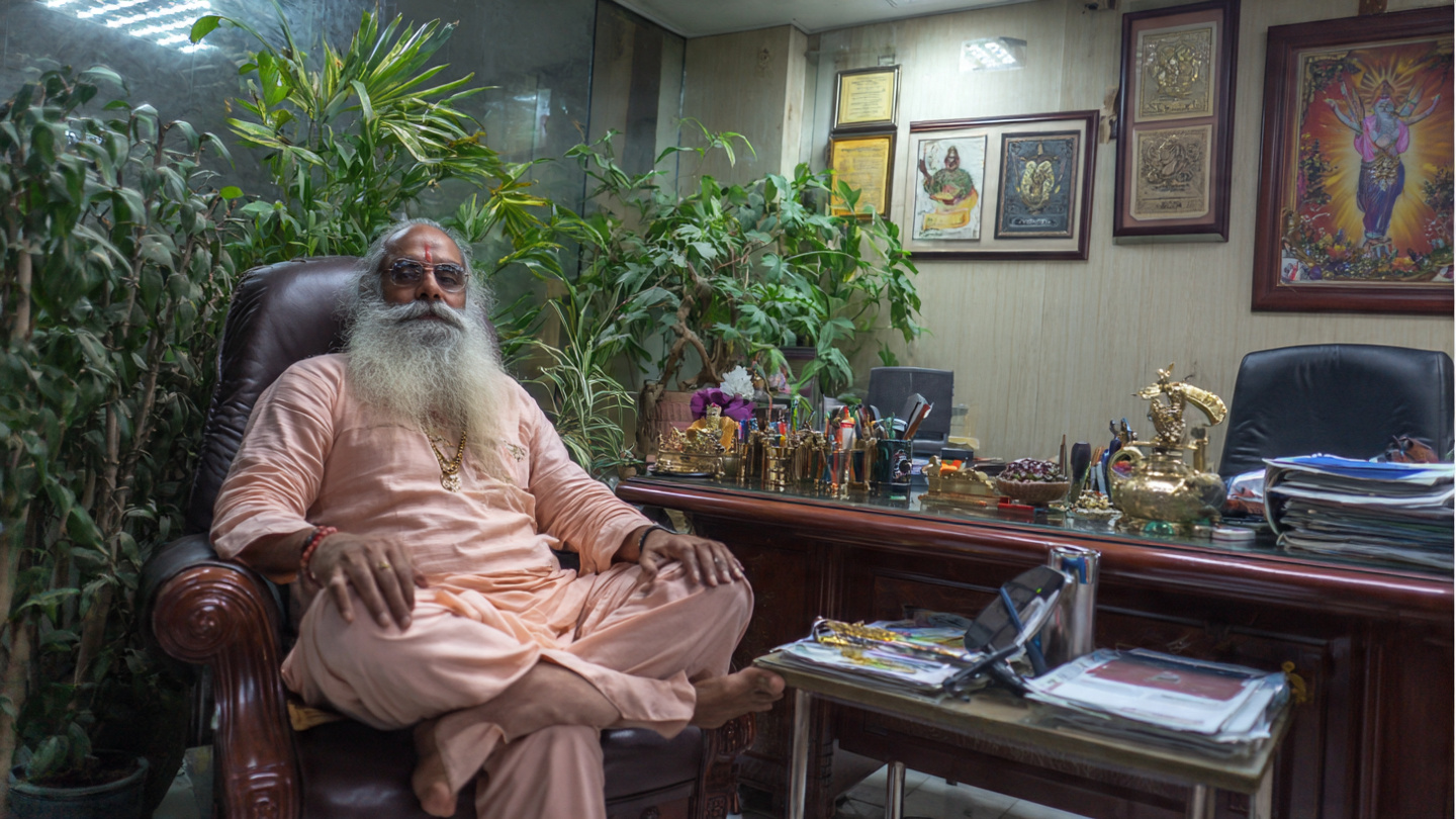 indian_guruji_seating_in_office (4)